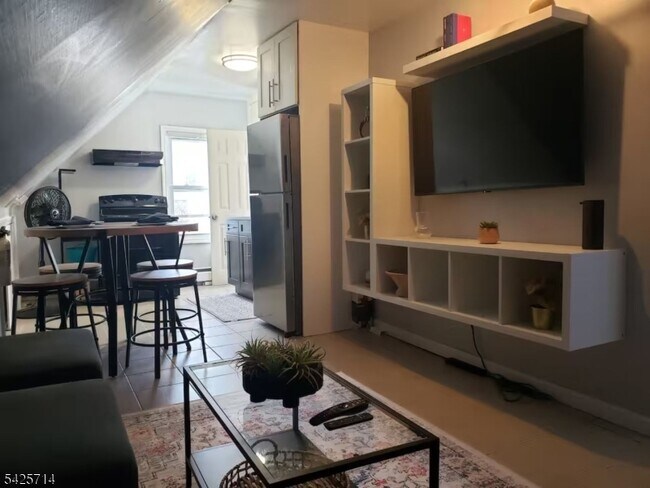 Building Photo - 187 Milford Ave