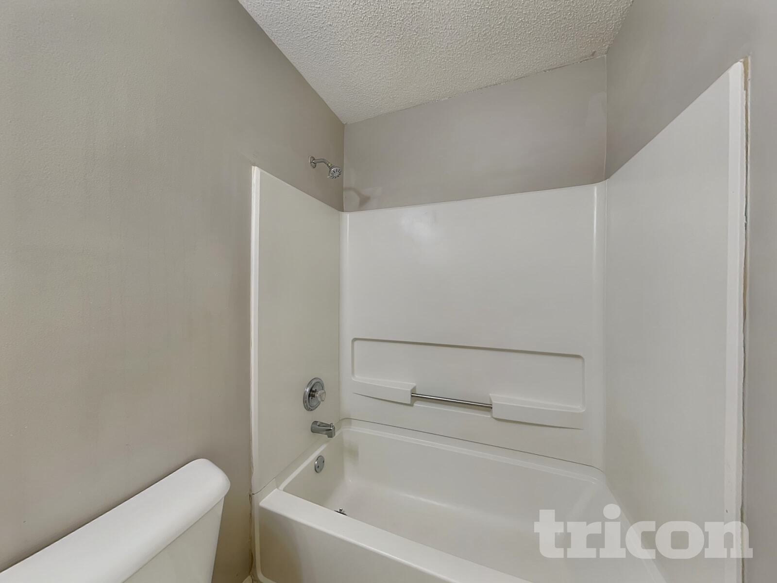 Building Photo - 105 River View Ct