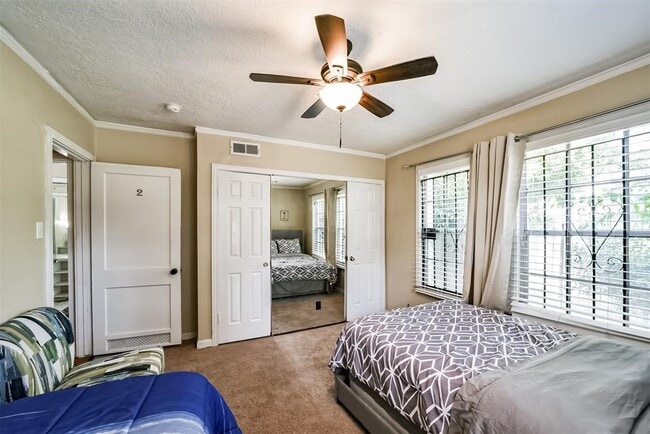 Building Photo - 3423 Ozark St