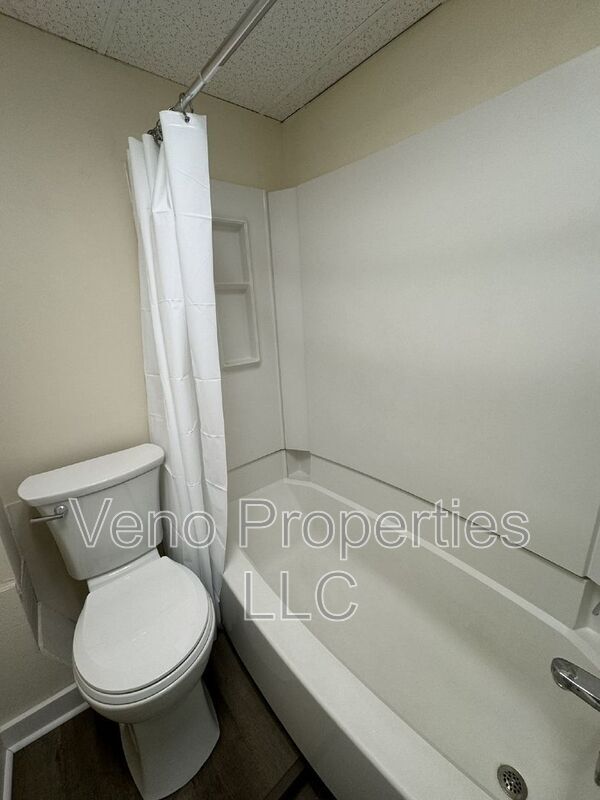 Building Photo - 25 William St