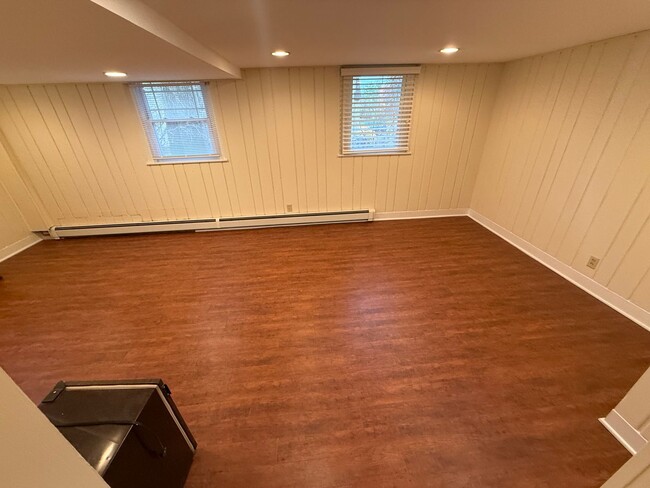 Building Photo - SHORT TERM RENTAL ONLY NOW to 5-31-25