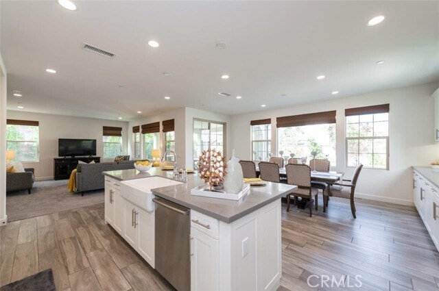 Building Photo - 101 Windswept