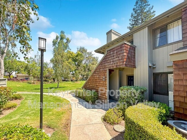 Building Photo - 1902 La Terrace Cir
