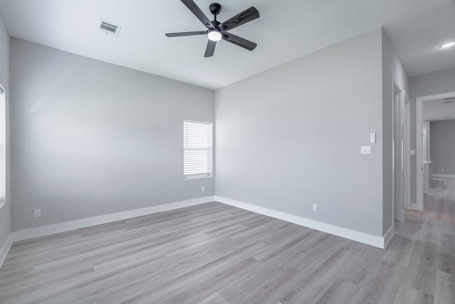 Building Photo - 2618 Piemonte Ave