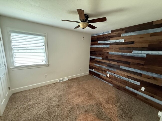 Building Photo - 7356 Woodville Ln