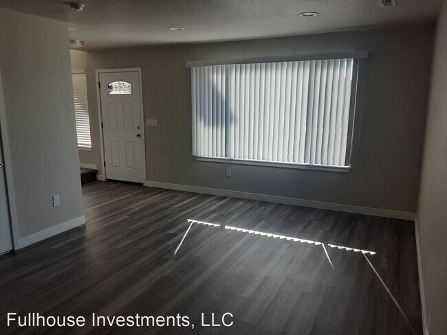Building Photo - 8403-8459 W Hampden Ave