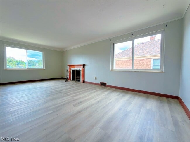 Building Photo - 14330 Lakewood Heights Blvd