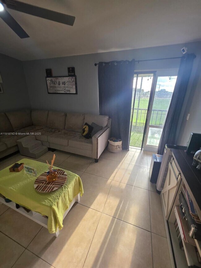 Building Photo - 9727 Hammocks Blvd