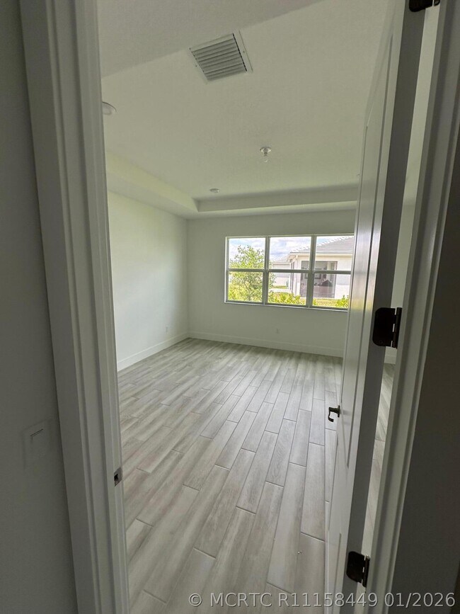 Building Photo - 12166 Viridian Blvd