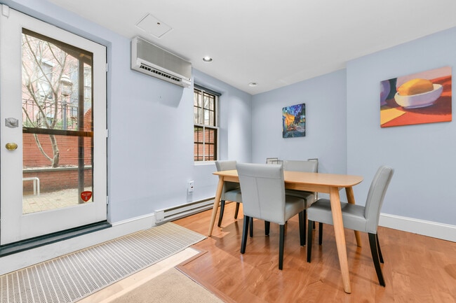 Building Photo - 434 Marlborough St