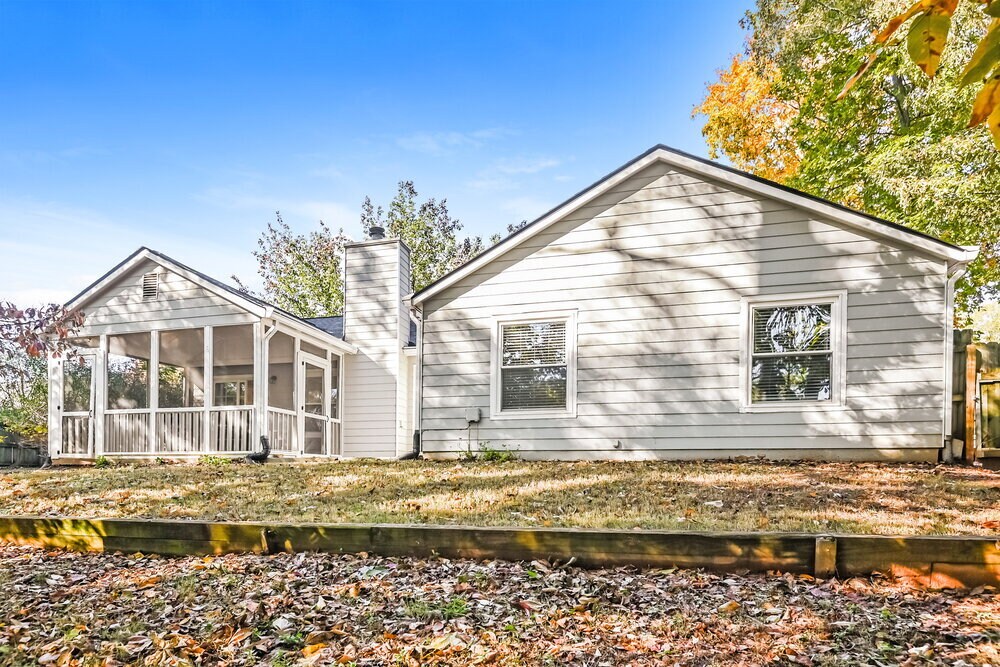 Building Photo - 923 River Rock Dr