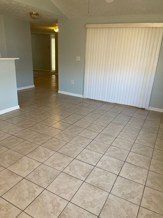 Building Photo - 7405 San Moritz Dr