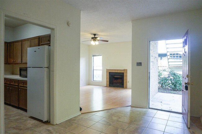 Building Photo - 4406 Avenue A