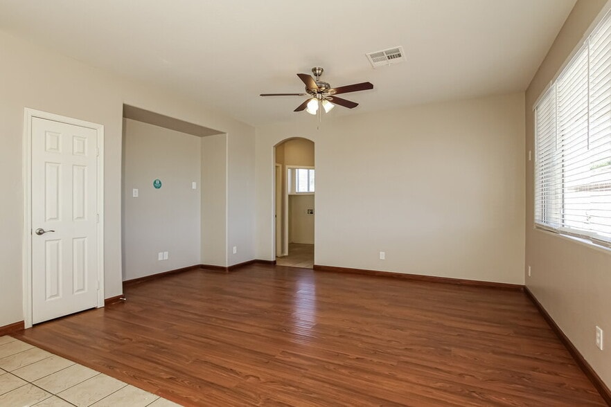 Building Photo - 1925 N 110th Ave