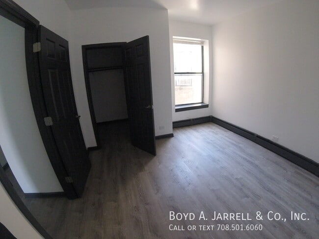 Building Photo - 68 E 57th St