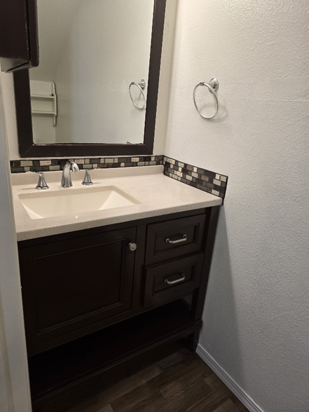 Building Photo - 409 E 34th St