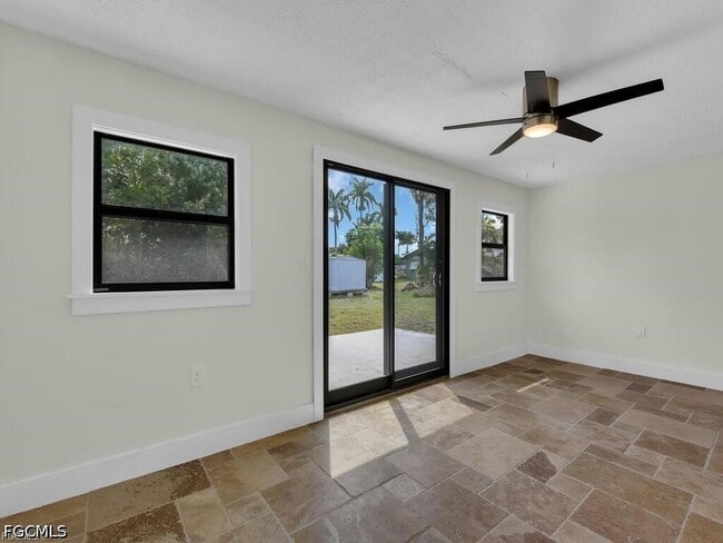 Building Photo - 2224 Aldridge Ave