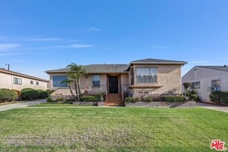 Building Photo - 1920 Van Wick St