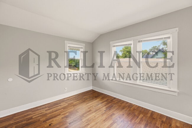 Building Photo - 432 S Osage St
