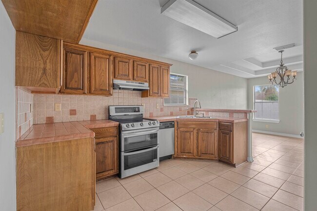 Building Photo - 3814 Sandcliff Dr