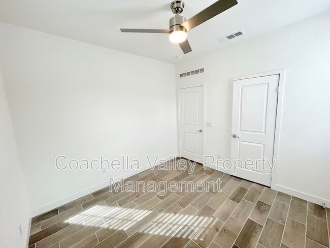 Building Photo - 41168 Emory Ln