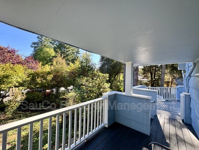 Building Photo - 4751 SW 53rd Ave