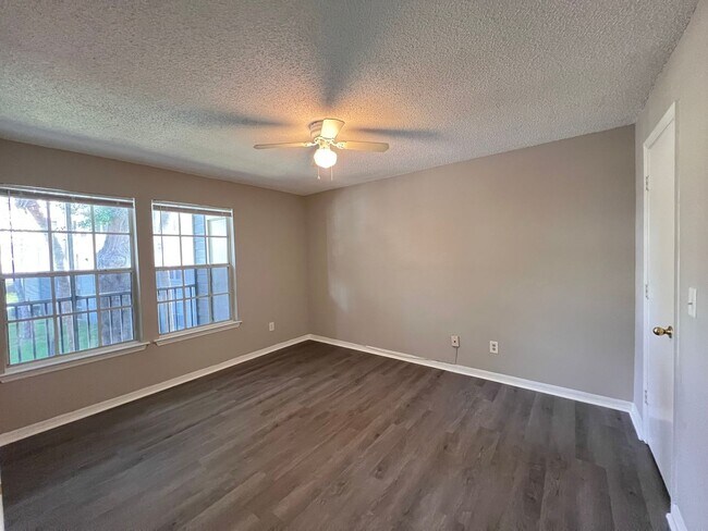 Building Photo - Great Apartment for rent!