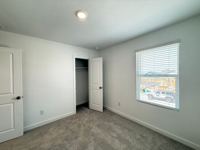Building Photo - Brand New Lennar Home | 4 Bed | 3.5 Bath |...