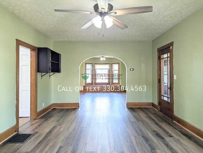 Building Photo - 505 Wabash St