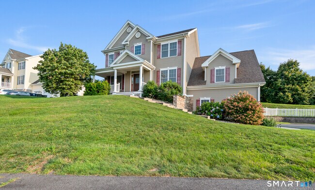 Building Photo - 5 Rolling Hills Dr