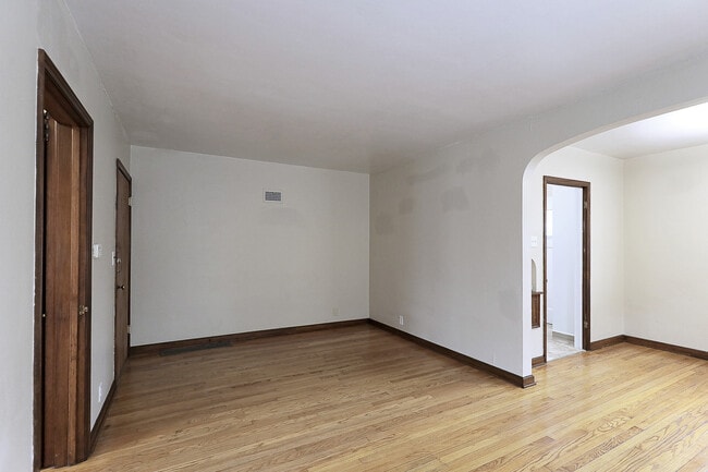 Building Photo - 1425 S 11th St