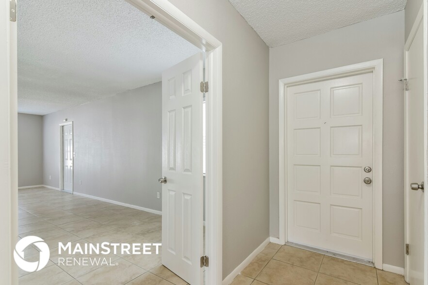 Building Photo - 14051 Briardale Ln