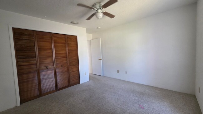 Building Photo - 3 Bedroom 2 Bath Home with a 2 car garage in Fairway Estates