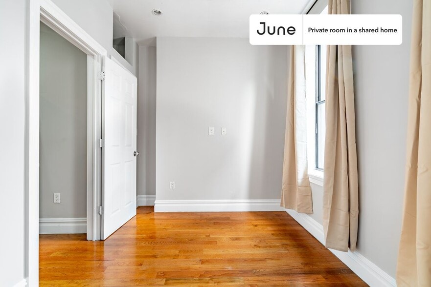 Building Photo - Room in Shared 2 bed/1 bath home