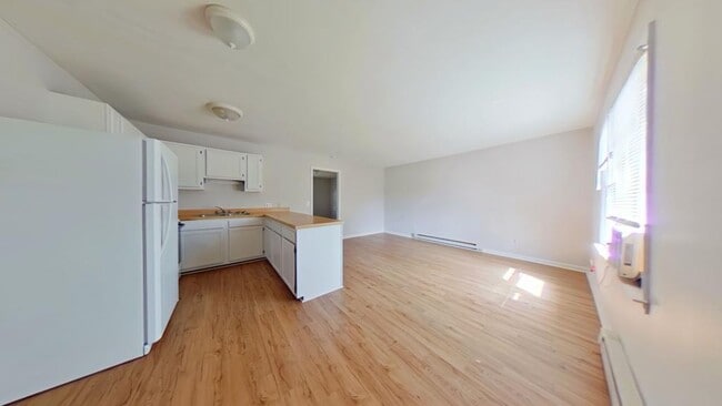 Building Photo - 1653 Dane St