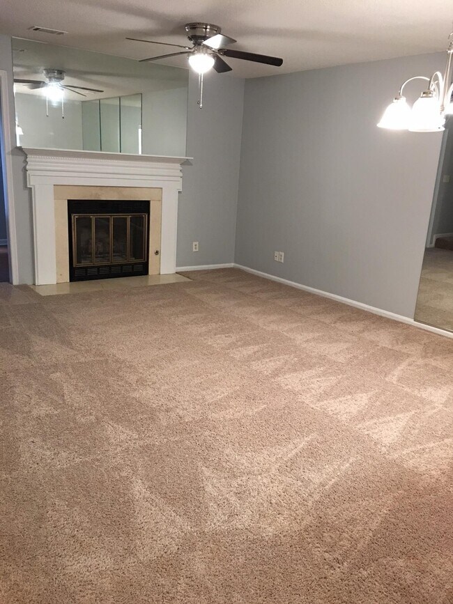 Building Photo - Stylish 2BR/2.5BA Townhome in Hot Kennesaw Spot – Just $1,595/Month!