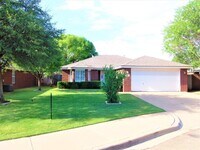 Building Photo - Beautifully Updated 3 bed 2 bath