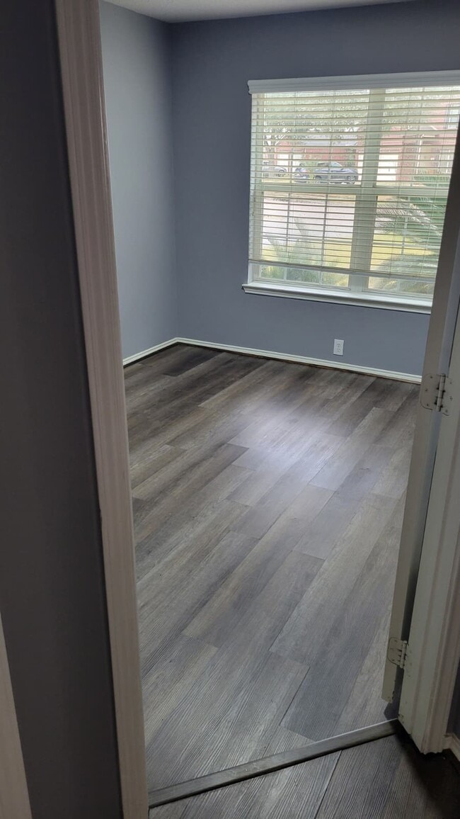 Building Photo - 14955 Sugar Sands Dr