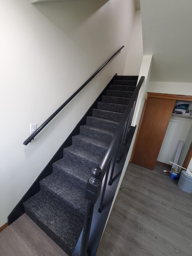 Building Photo - 3 Bd 1.5 BA Duplex