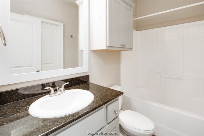 Building Photo - 3519 Summerway Dr