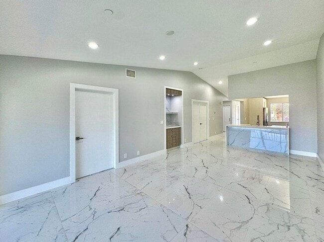 Building Photo - 340 NW 67th St