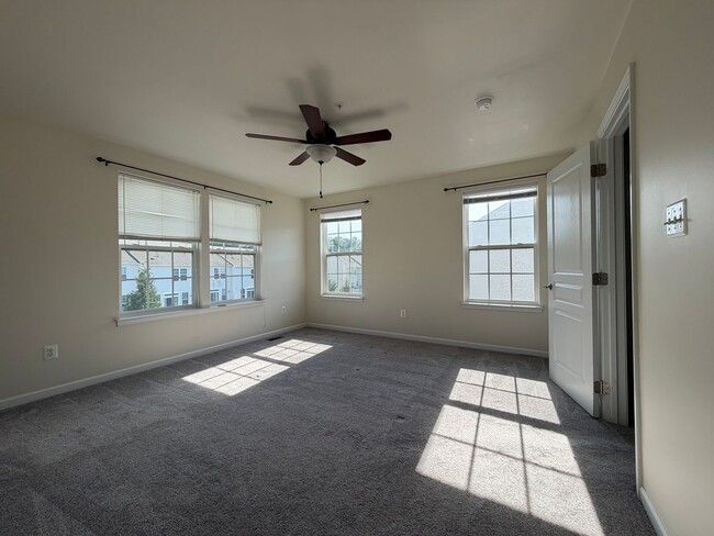 Building Photo - 43561 Marguerite Way