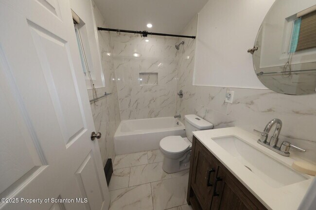 Building Photo - 268 N Pennsylvania Ave