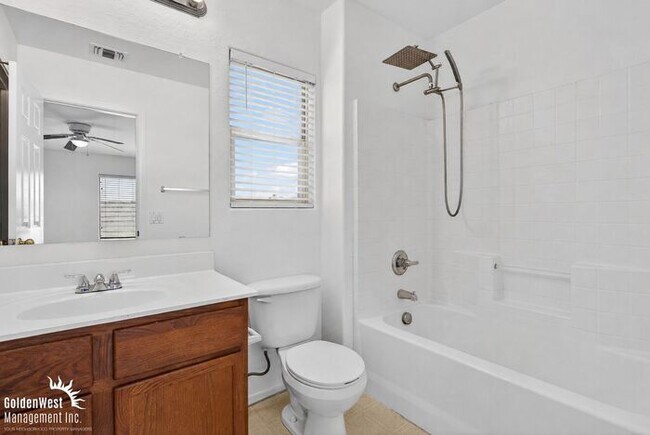 Building Photo - Beautiful 4Bdm 3.5Ba Home in South Phoenix!