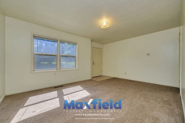 Building Photo - Sugarhouse Area - 2 BD 1 BA 1 GA