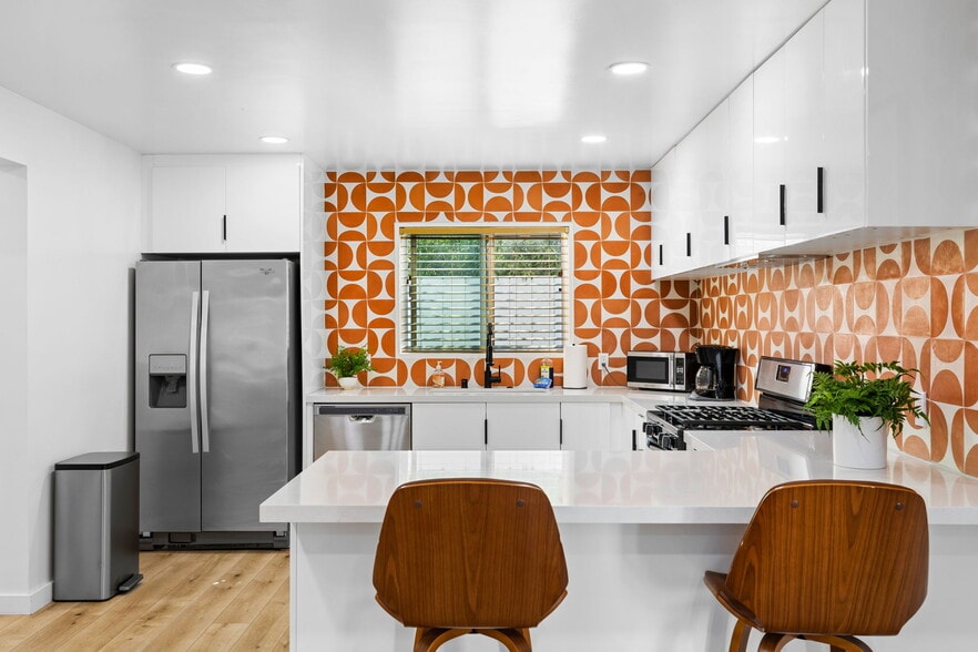 Building Photo - 321 N Gertruda Ave