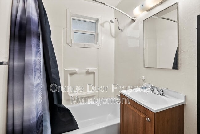 Building Photo - 51 S Arizona Ave