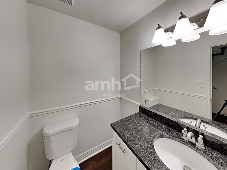Building Photo - 436 N 2150 W