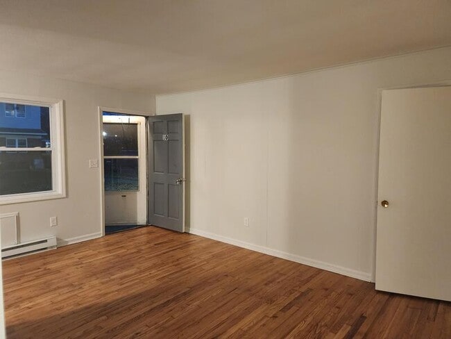 Building Photo - 11 Alexander Dr