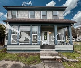 Building Photo - Comfortable 5 Bedroom Home with Modern Touches, Large Bedrooms & Front Porch